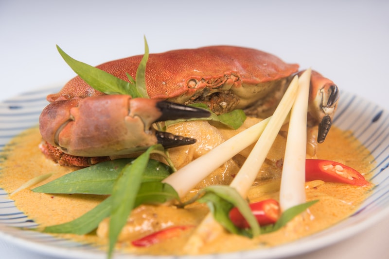 Wok-fried Edible Crab in Laksa Paste馬來喇沙炒麵包蟹Harbour Restaurant - The Harbourview - 灣景廳 - 灣景國際 OKiBook Hong Kong Restaurant Booking 1