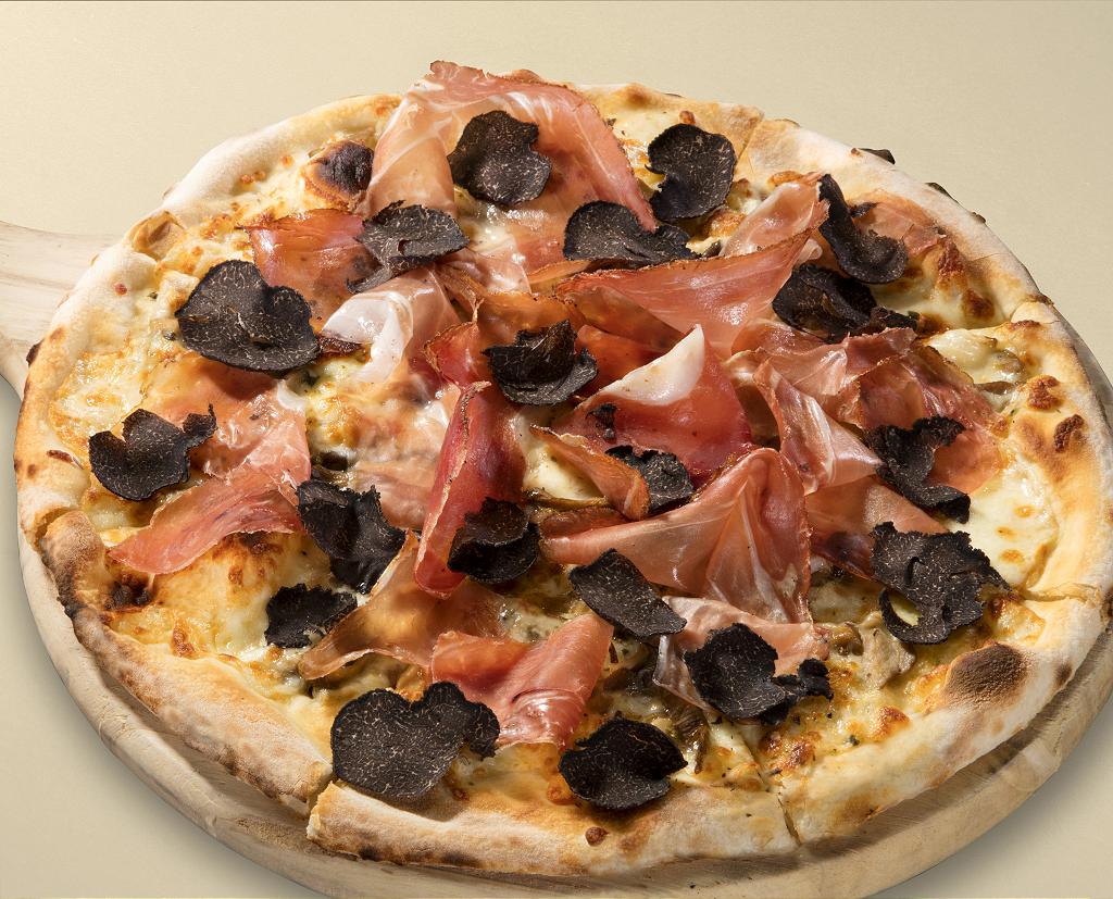 Osteria signature dish_White pizza, smoked ham, scamorza cheese, mushroom, black truffle_Mar 2016-W1024